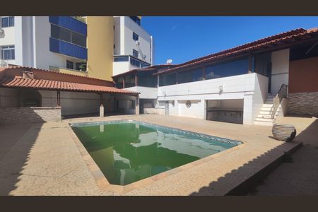 Casa à venda com 300m², 4 quartos e 4 vagasPiscina