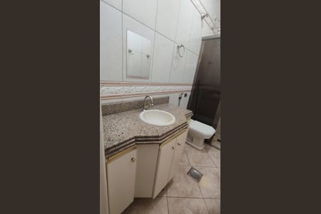 Casa à venda com 300m², 4 quartos e 4 vagasBanheiro da Suíte 1