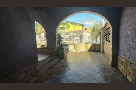 Casa à venda com 300m², 4 quartos e 4 vagasGaragem