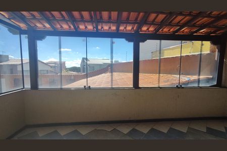 Casa à venda com 300m², 4 quartos e 4 vagasVaranda  Suíte 2