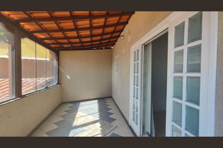Casa à venda com 300m², 4 quartos e 4 vagasVaranda  Suíte 2