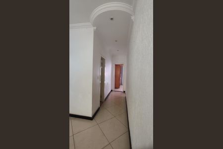 Casa à venda com 300m², 4 quartos e 4 vagasCorredor