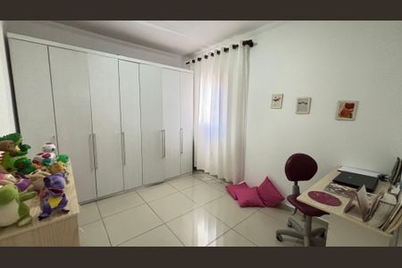 Casa à venda com 210m², 4 quartos e 2 vagasQuarto 1