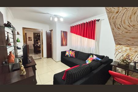 Casa à venda com 210m², 4 quartos e 2 vagasSala