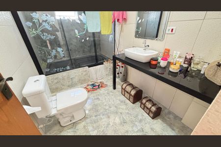 Casa à venda com 210m², 4 quartos e 2 vagasBanheiro da Suíte 1