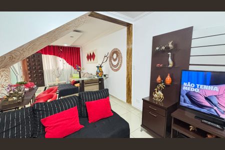 Casa à venda com 210m², 4 quartos e 2 vagasSala