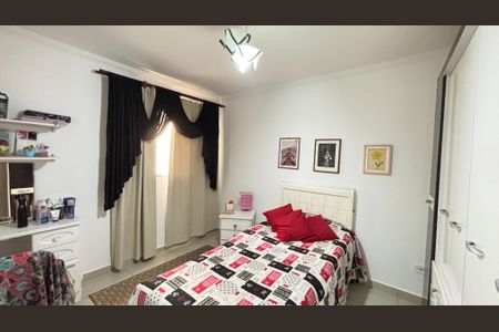 Casa à venda com 210m², 4 quartos e 2 vagasQuarto 2