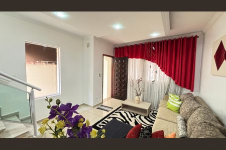 Casa à venda com 210m², 4 quartos e 2 vagasSala