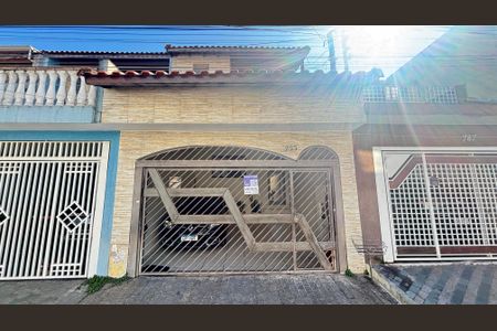 Casa à venda com 210m², 4 quartos e 2 vagasFachada