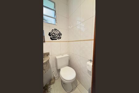 Casa à venda com 210m², 4 quartos e 2 vagasLavabo