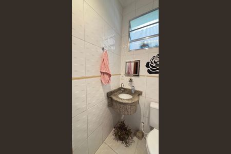 Casa à venda com 210m², 4 quartos e 2 vagasLavabo