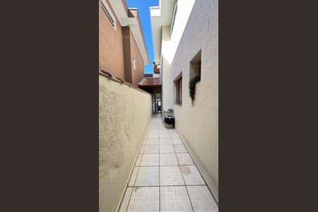 Casa à venda com 210m², 4 quartos e 2 vagasCorredor - Quintal