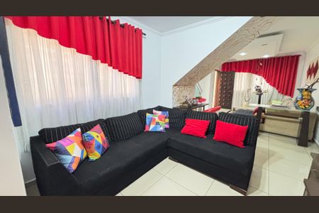 Casa à venda com 210m², 4 quartos e 2 vagasSala