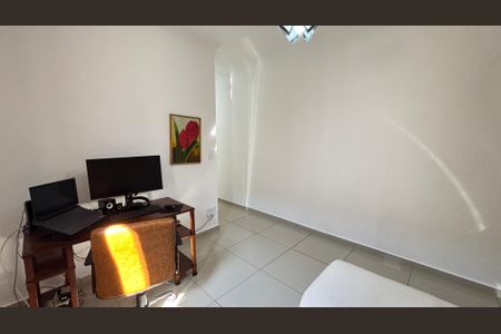 Casa à venda com 210m², 4 quartos e 2 vagasEscritório