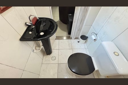 Casa à venda com 210m², 4 quartos e 2 vagasBanheiro da Suíte 2