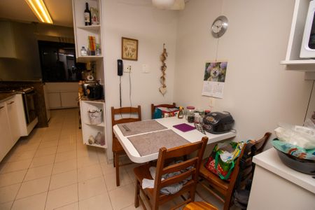Apartamento à venda com 145m², 4 quartos e 2 vagasCozinha