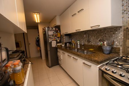 Apartamento à venda com 145m², 4 quartos e 2 vagasCozinha