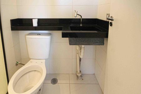 Apartamento para alugar com 33m², 2 quartos e sem vagaBanheiro