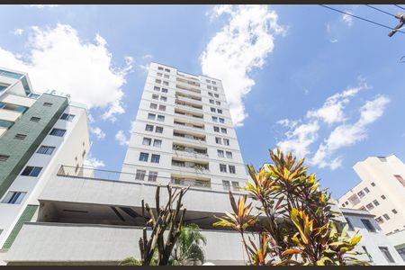 Apartamento para alugar com 82m², 3 quartos e 1 vaga Apartamento para alugar com 82m², 3 quartos e 1 vagaFachada