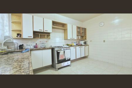 Casa de condomínio para alugar com 1340m², 7 quartos e 7 vagasCozinha 