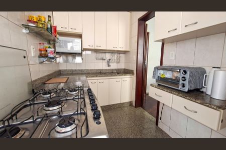 Apartamento à venda com 98m², 3 quartos e 1 vaga Apartamento à venda com 98m², 3 quartos e 1 vagaCozinha e Área de Serviço