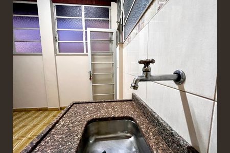 Casa à venda com 320m², 4 quartos e 3 vagas Casa à venda com 320m², 4 quartos e 3 vagas Edícula Cozinha