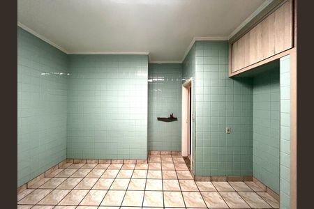 Casa à venda com 320m², 4 quartos e 3 vagas Casa à venda com 320m², 4 quartos e 3 vagasCozinha