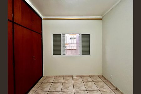 Casa à venda com 320m², 4 quartos e 3 vagas Casa à venda com 320m², 4 quartos e 3 vagasQuarto 2