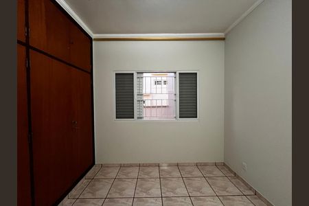 Casa à venda com 320m², 4 quartos e 3 vagas Casa à venda com 320m², 4 quartos e 3 vagasQuarto 1