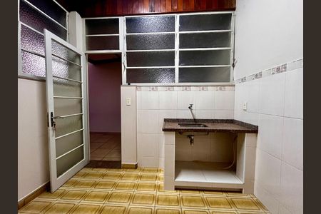 Casa à venda com 320m², 4 quartos e 3 vagas Casa à venda com 320m², 4 quartos e 3 vagas Edícula Cozinha
