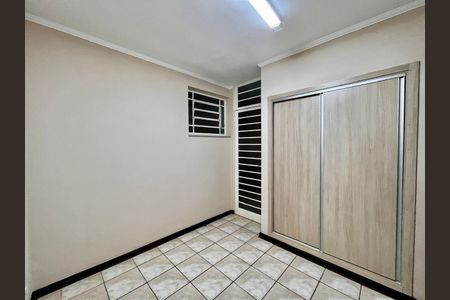 Casa à venda com 320m², 4 quartos e 3 vagas Casa à venda com 320m², 4 quartos e 3 vagasQuarto 3