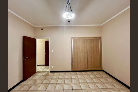 Casa à venda com 320m², 4 quartos e 3 vagas Casa à venda com 320m², 4 quartos e 3 vagasSala 3