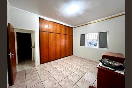 Casa à venda com 320m², 4 quartos e 3 vagas Casa à venda com 320m², 4 quartos e 3 vagasQuarto 1