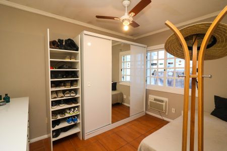 Casa de condomínio à venda com 238m², 3 quartos e 2 vagasQuarto 1