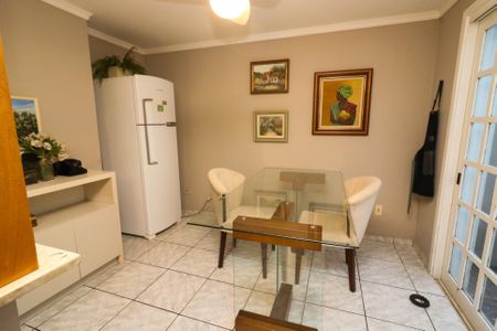 Casa de condomínio à venda com 238m², 3 quartos e 2 vagasSala de Jantar