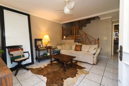 Casa de condomínio à venda com 238m², 3 quartos e 2 vagasSala