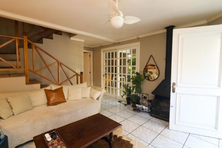 Casa de condomínio à venda com 238m², 3 quartos e 2 vagasSala