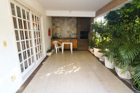 Casa de condomínio à venda com 238m², 3 quartos e 2 vagasVaranda