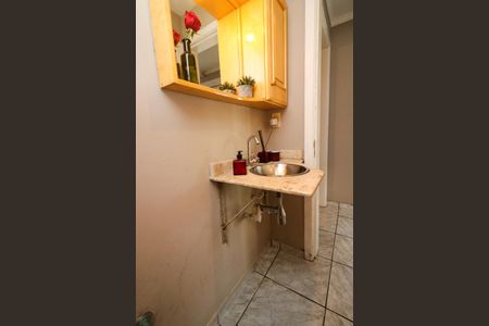 Casa de condomínio à venda com 238m², 3 quartos e 2 vagasLavabo