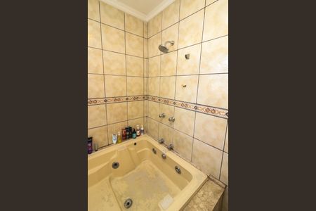 Casa de condomínio à venda com 238m², 3 quartos e 2 vagasBanheiro da Suíte