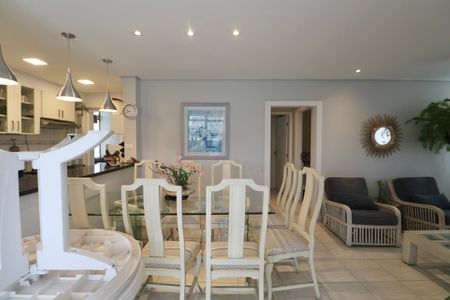 Apartamento para alugar com 170m², 3 quartos e 1 vaga Apartamento para alugar com 170m², 3 quartos e 1 vagaSala