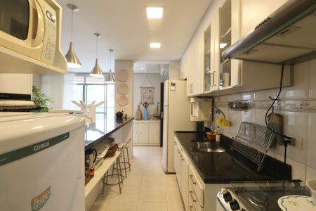 Apartamento para alugar com 170m², 3 quartos e 1 vaga Apartamento para alugar com 170m², 3 quartos e 1 vagaCozinha