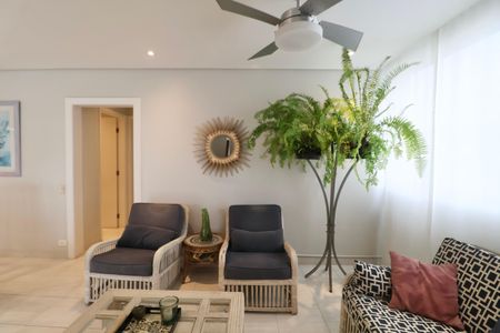 Apartamento para alugar com 170m², 3 quartos e 1 vaga Apartamento para alugar com 170m², 3 quartos e 1 vagaSala