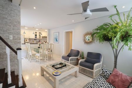 Apartamento para alugar com 170m², 3 quartos e 1 vaga Apartamento para alugar com 170m², 3 quartos e 1 vagaSala