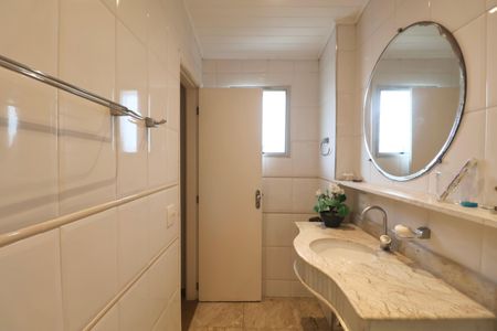 Apartamento para alugar com 170m², 3 quartos e 1 vaga Apartamento para alugar com 170m², 3 quartos e 1 vagaBanheiro da Suíte 2