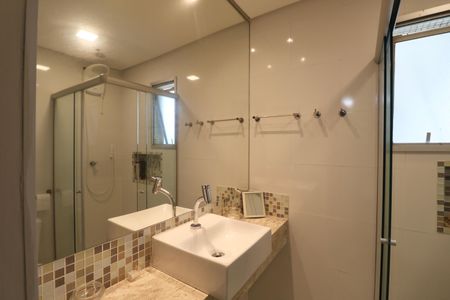 Apartamento para alugar com 170m², 3 quartos e 1 vaga Apartamento para alugar com 170m², 3 quartos e 1 vagaBanheiro da Suíte 1