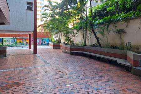 Apartamento à venda com 80m², 2 quartos e 1 vagaÁrea comum