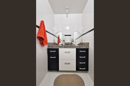 Apartamento à venda com 80m², 2 quartos e 1 vagaBanheiro da Suíte