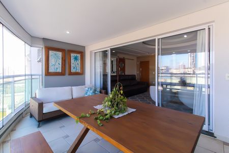 Apartamento à venda com 130m², 3 quartos e 3 vagasVaranda