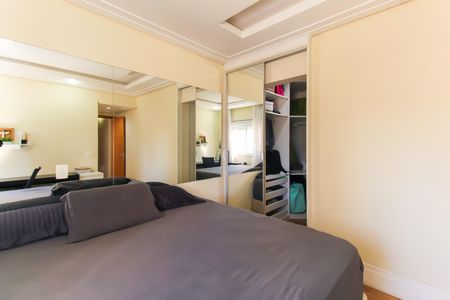 Apartamento à venda com 130m², 3 quartos e 3 vagasSuíte 2